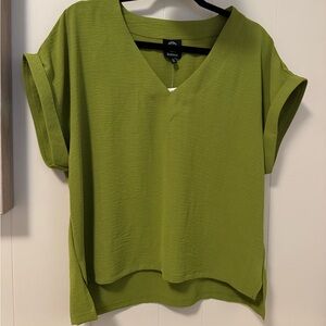 Bobeau Olive V-Neck Short Sleeve Top